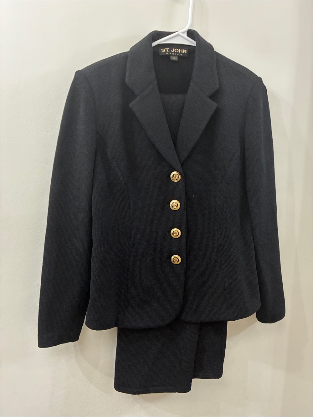 St. John Black Knit Blazer and skirt set - women’s size 4 - knit